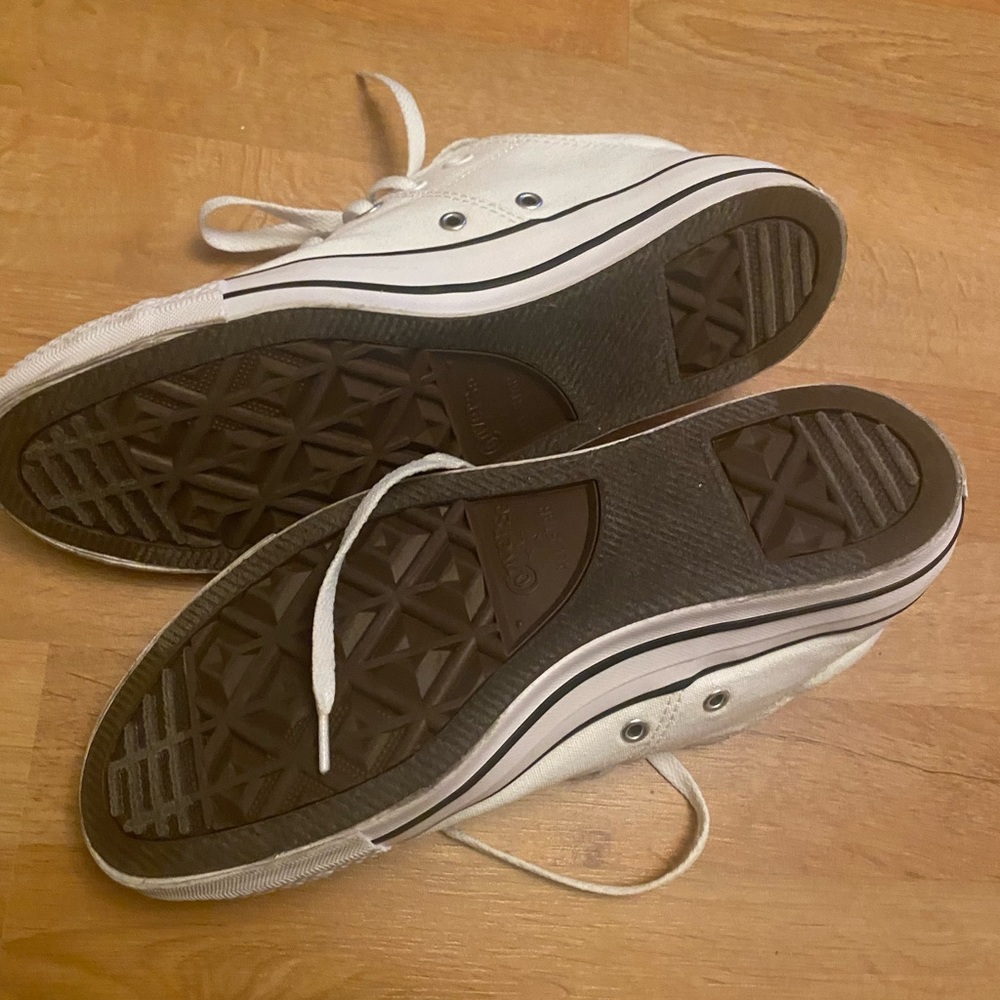 Converse - Picture 2 of 3